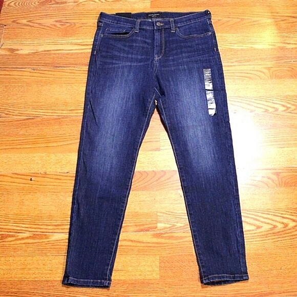 Banana Republic Skinny Jeans | 30/10 | Minimalist Style - Picture 2 of 13